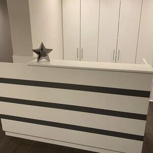 Unsere Empfangstheke